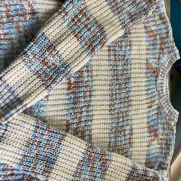 sweater - Picture 2 of 2